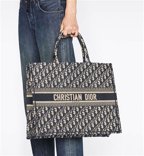 dior пусеты|christian Dior book tote.